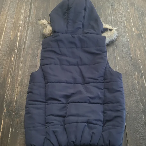 Liz Claiborne Puffer Vest With Faux Fur Lined Hood‎ Women's Size Petite PM - Picture 2 of 6